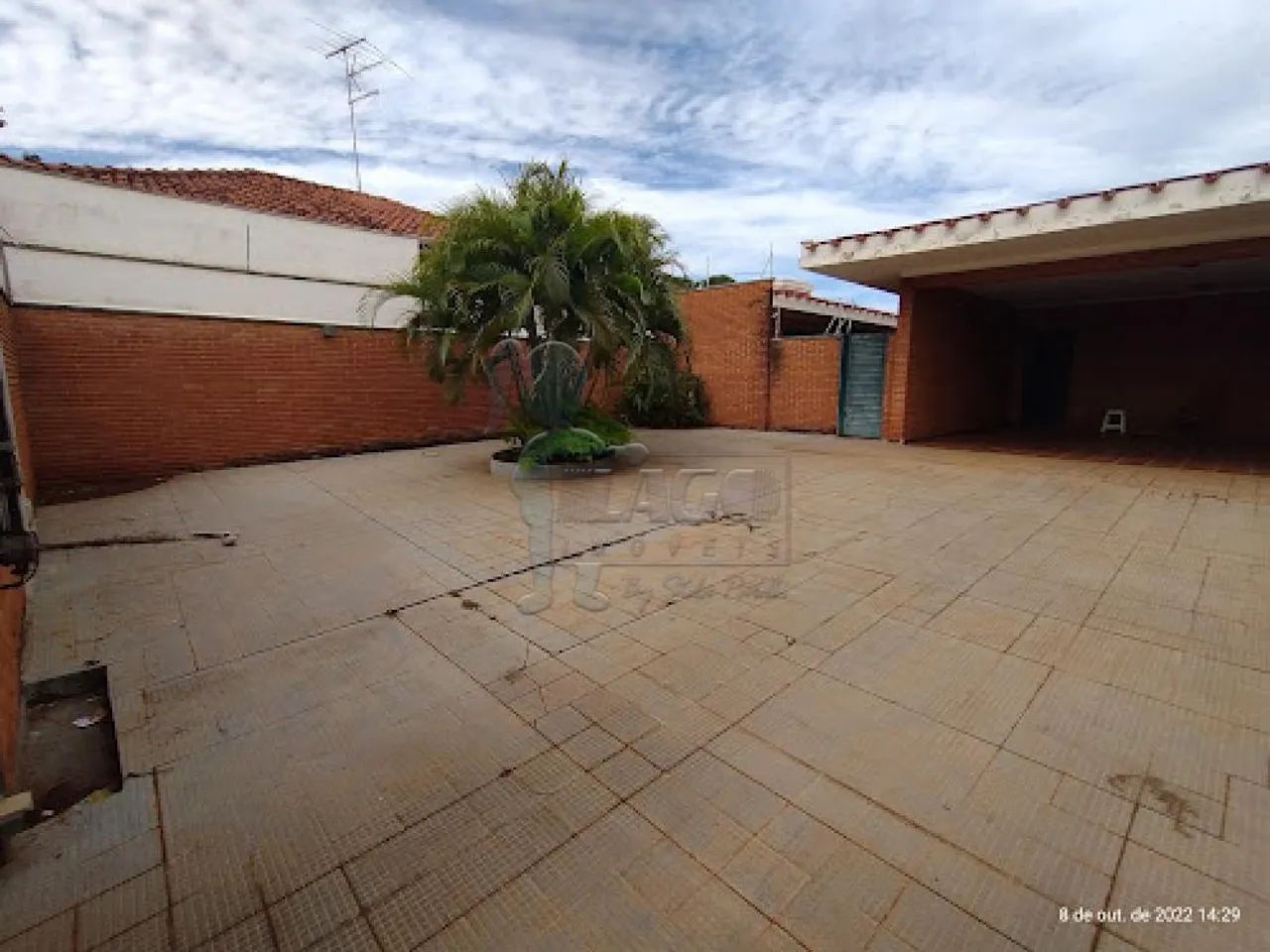 Casa térrea de 943m² com 04 quartos sendo 01 suíte - Centro Jardinópolis - Foto 2