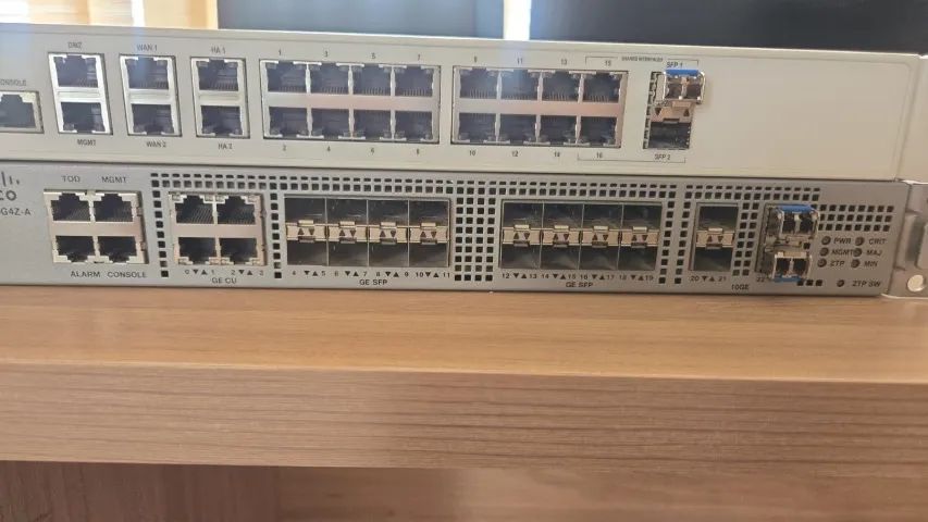 Kit Infraestrutura de Rede Premium: Roteador e Switch Cisco + Firewall Fortinet + Rack - Foto 4