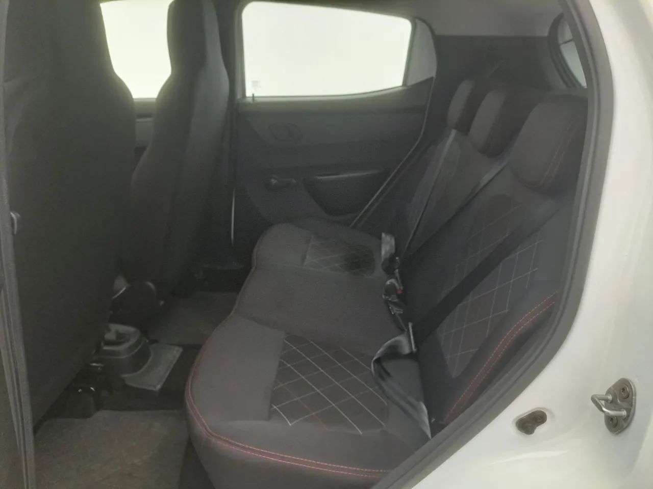 Renault Kwid 1.0 Zen, foto 17 de 18