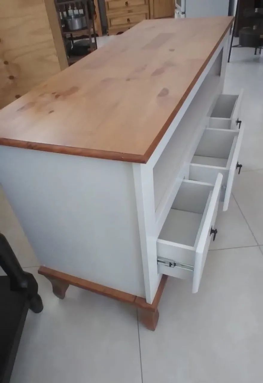 Rack MDF Com Tampo E Pés Em Madeira - Foto 2
