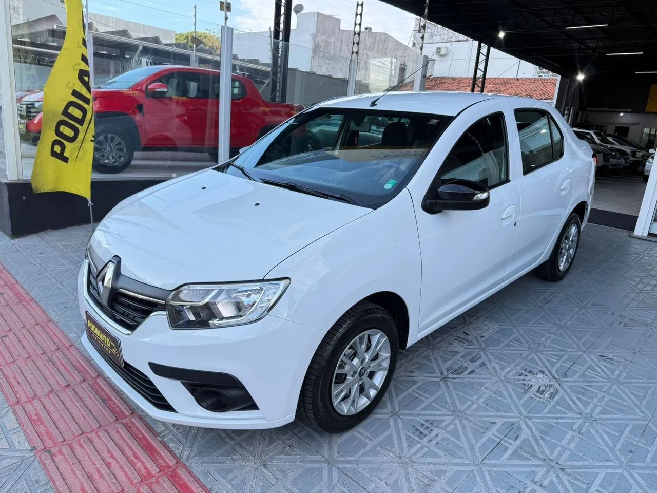 Renault Logan Zen Flex 1.0 12V 4P Mec. 2025 - Foto 4