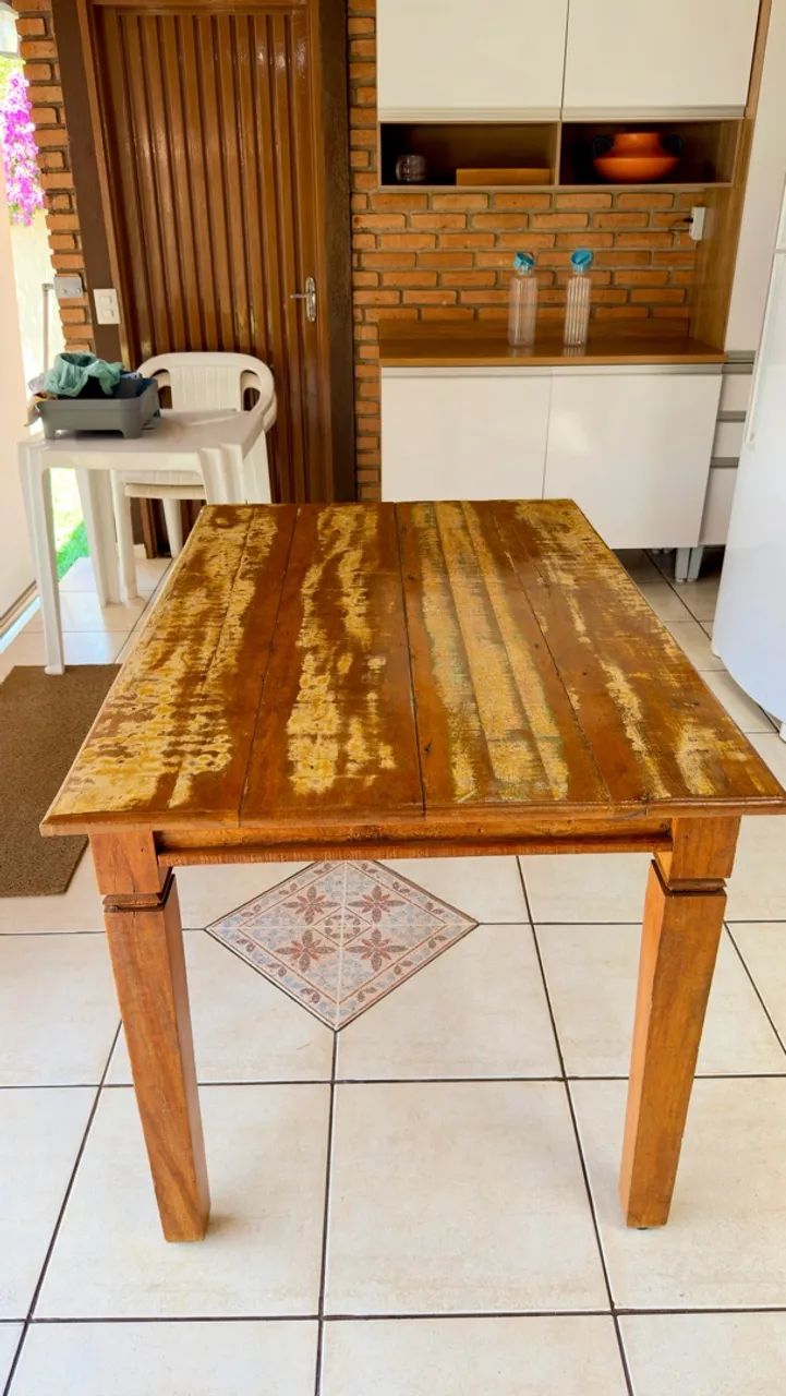Mesa rustica em madeira de demolição
