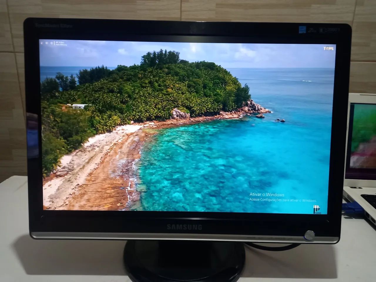 Monitor Samsung 19 polegadas entradas vga e dvi usado!!!