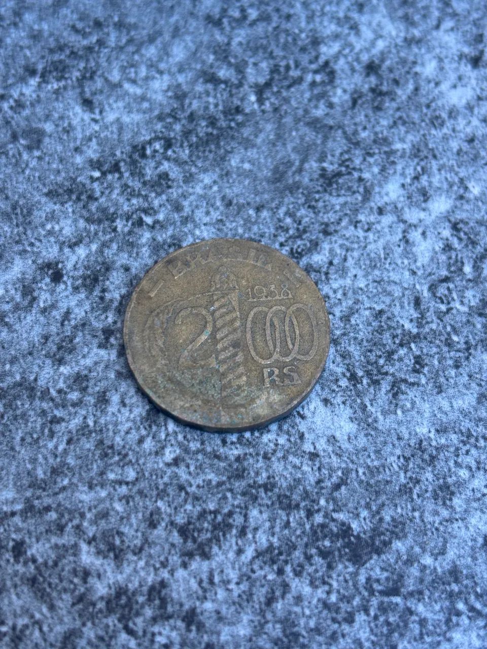 Moeda antiga de 2000 reis 1938