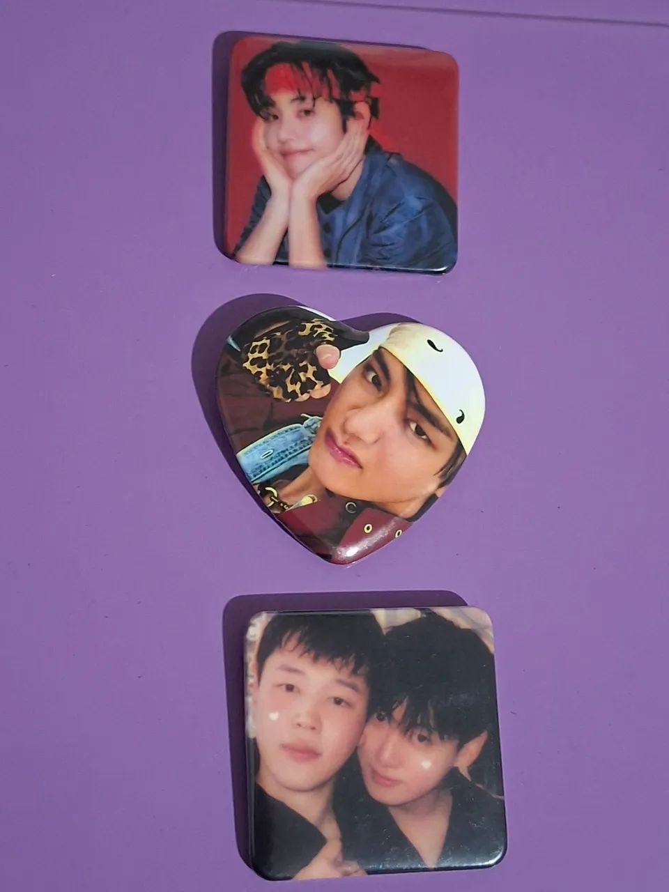 3 Botons BTS Taehyung e Jikook