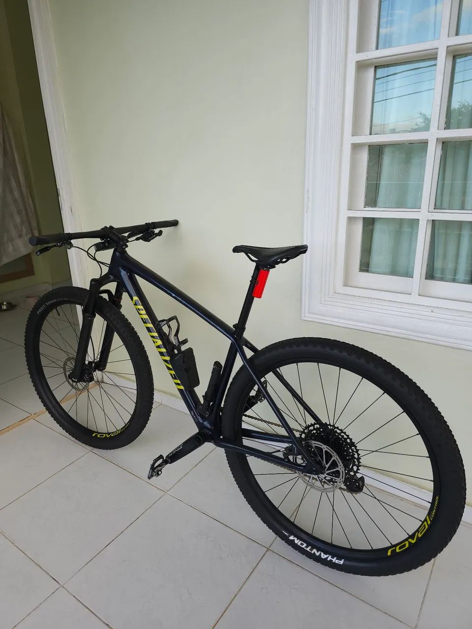 VENDO BIKE SPECIALIZED EPIC HT CARBON EM CAMPINA GRANDE. - Foto 2