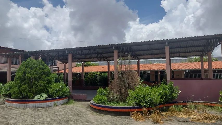 Metal roof structure