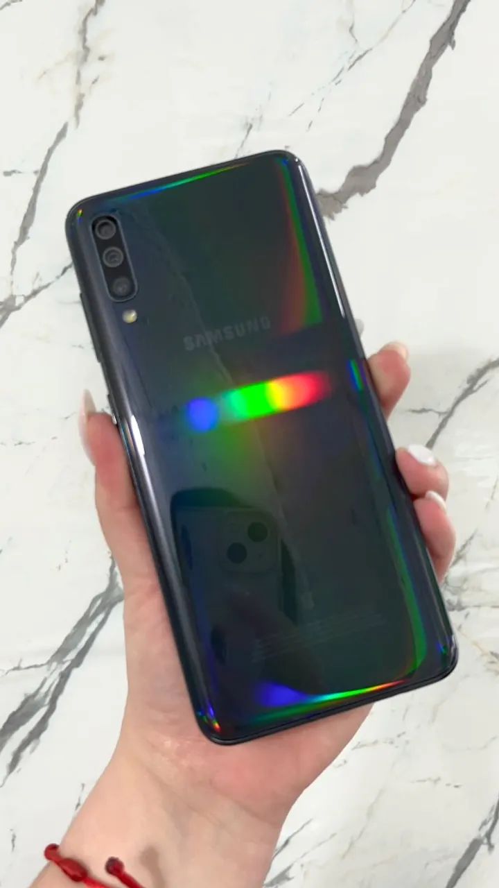 SAMSUNG A70