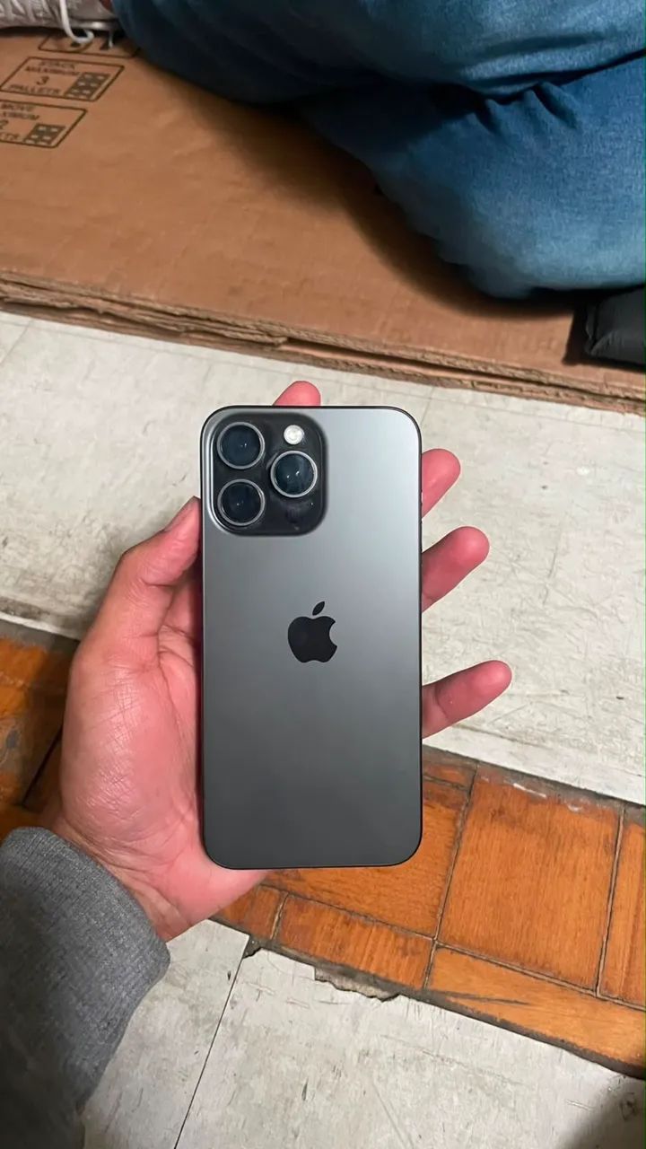 iPhone 15 pro Max 512