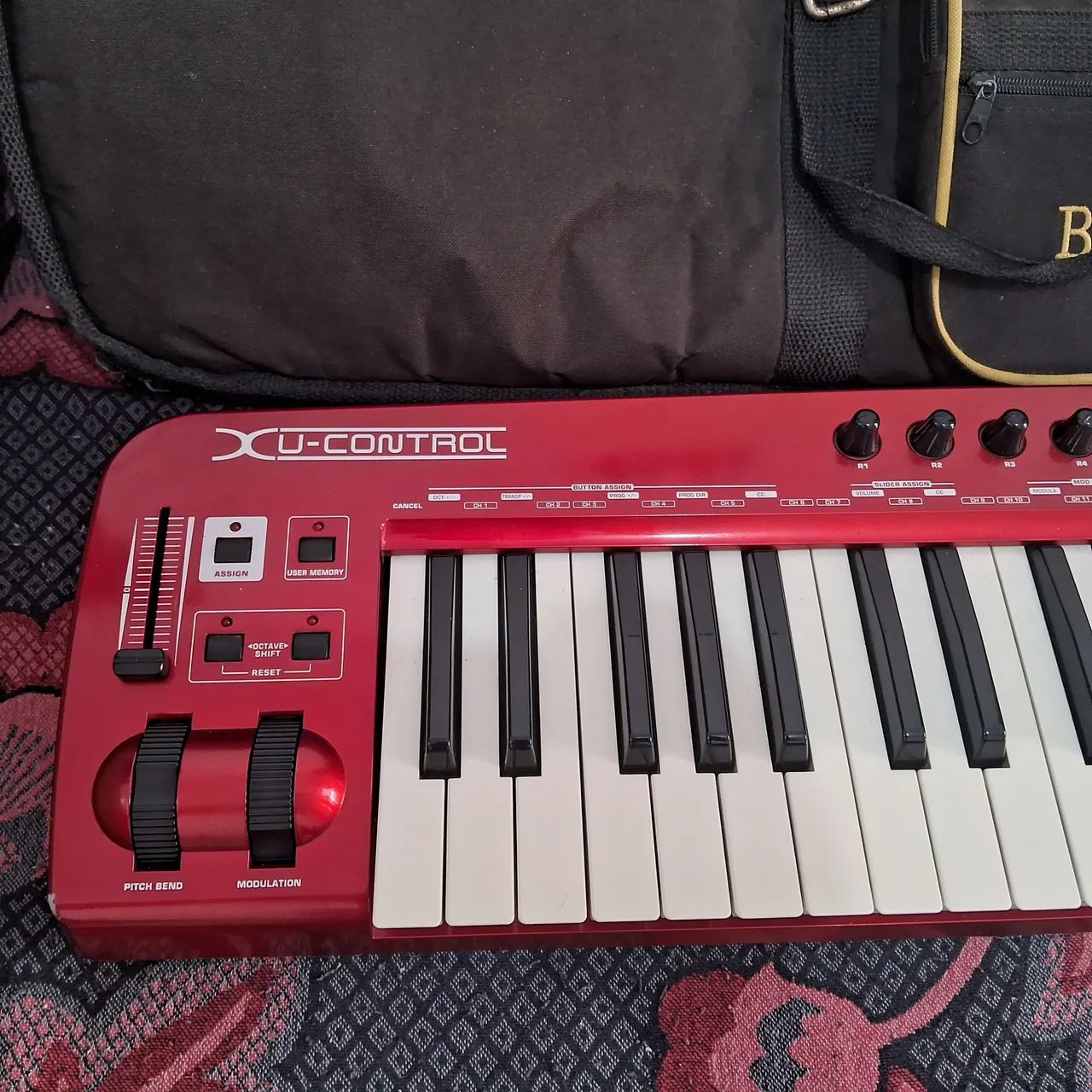 Controlador behringer umx 610+bag