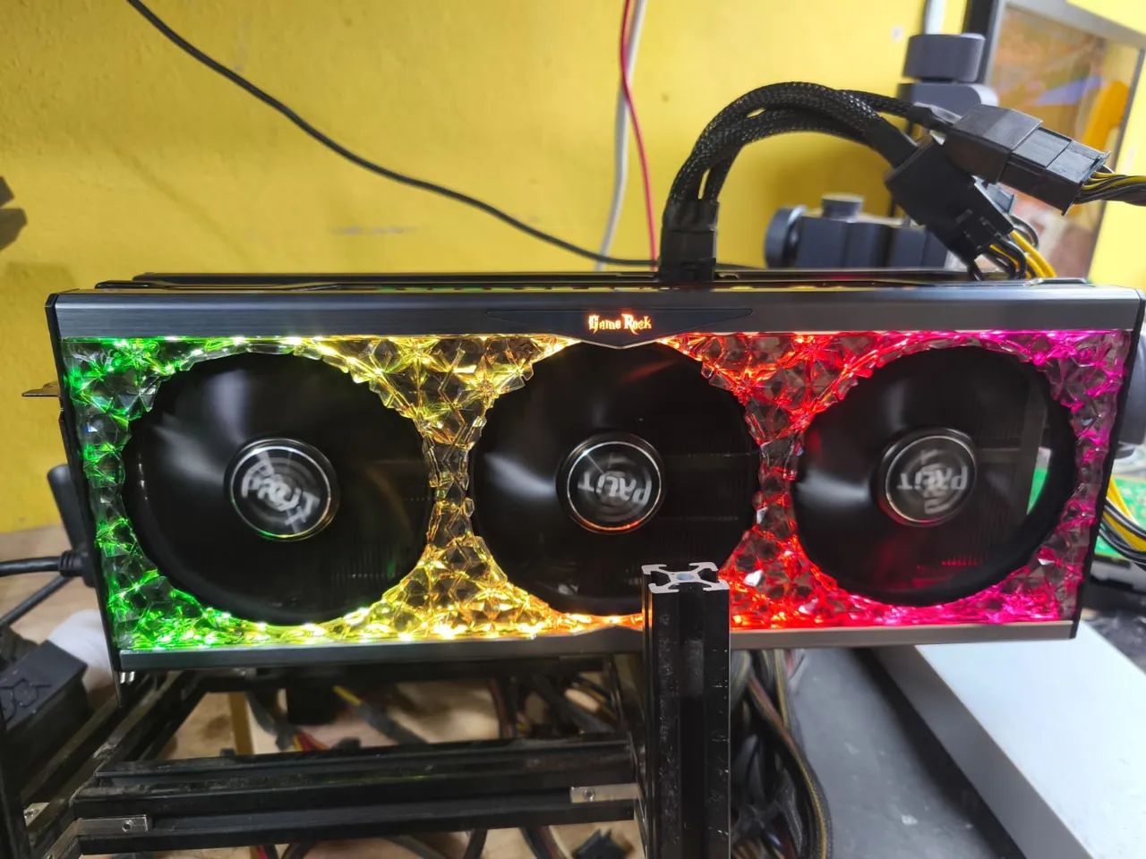 RTX 4090 24GB TRIPLE FAN GAMEROCK  - Foto 4