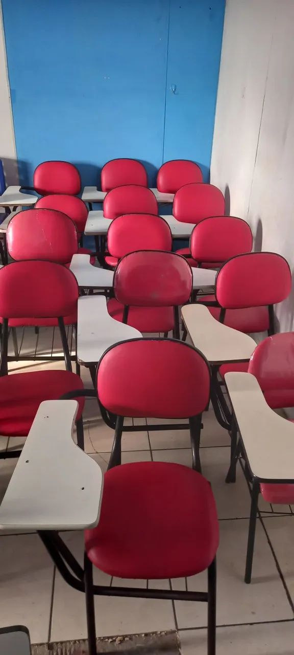 Cadeiras universitárias - Foto 4