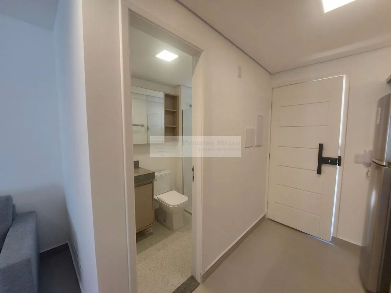 STÚDIO MOBILIADO -40M2 - VARANDA - VAGA DE MOTO - Foto 2