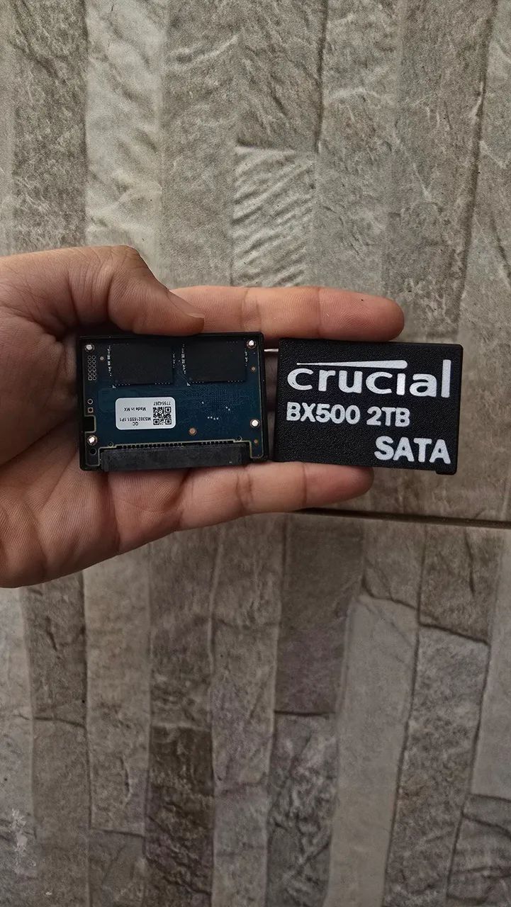 SSD SATA 2TB CRUCIAL - Foto 3