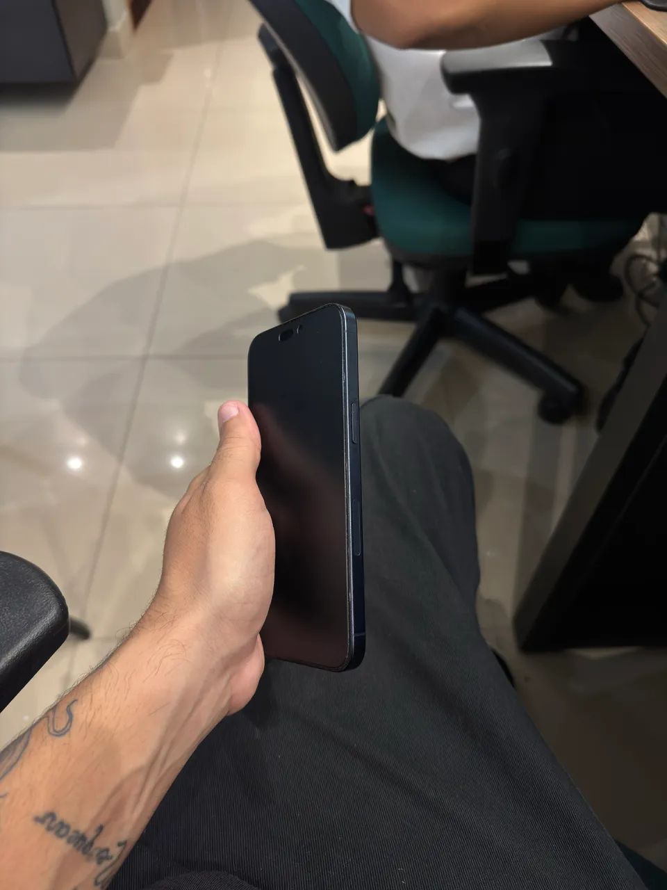 iPhone 15 pro max 256gb AZUL - Foto 2