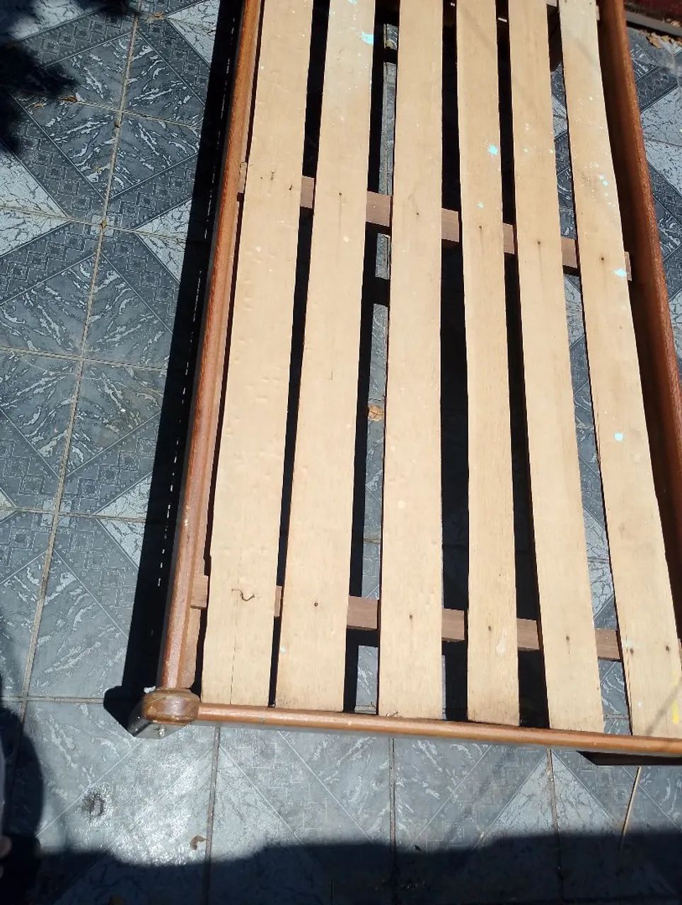 Cama de solteiro madeira c/bau