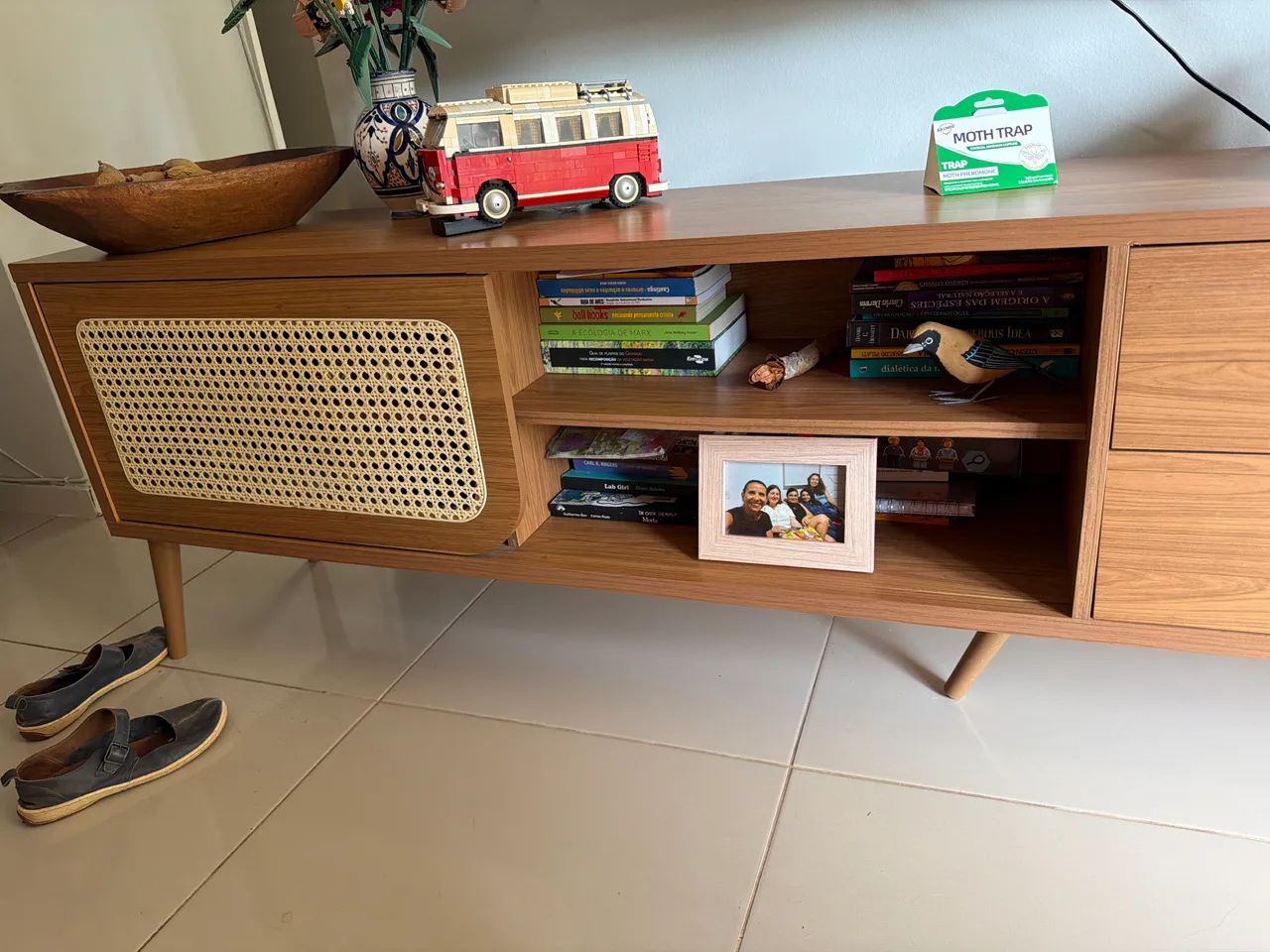 Rack lindo de palhinha MDP 2 gavetas e porta de correr - Foto 4