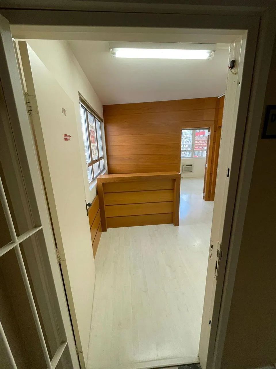 SALA COMERCIAL MOBILIADA PARA VENDA NO BAIRRO NO CENTRO - Foto 2