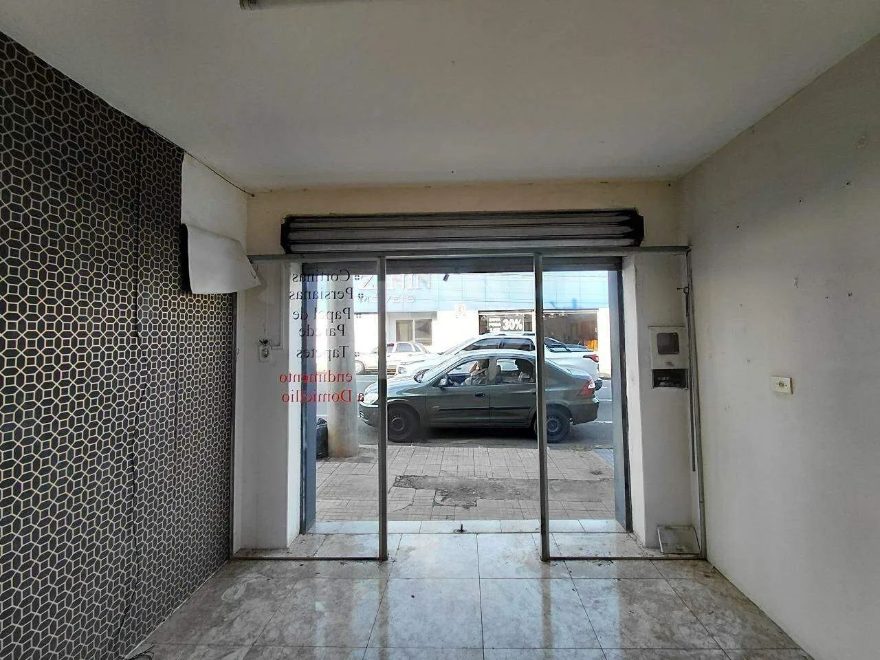 Salão comercial para alugar no bairro Vila Rezende em Piracicaba - Foto 4