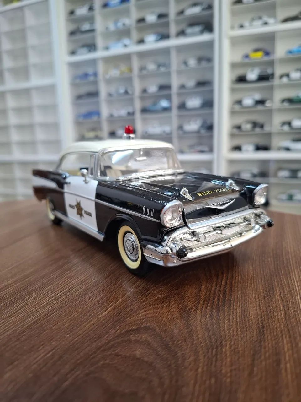 Miniatura Police Sunnyside 1/24 Chevrolet Bel Air Ss 1957