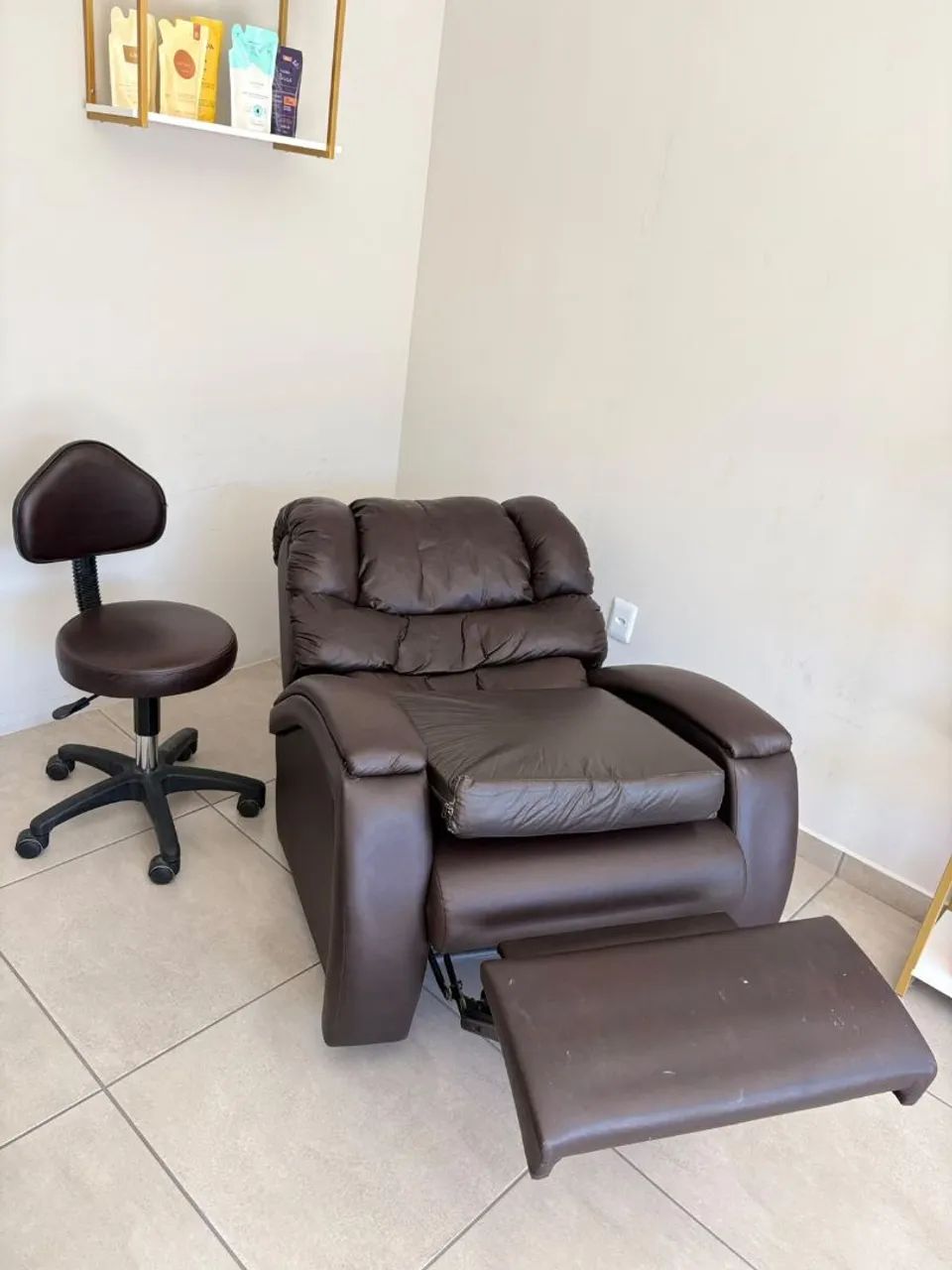 Vendo poltrona e cadeira - Foto 3