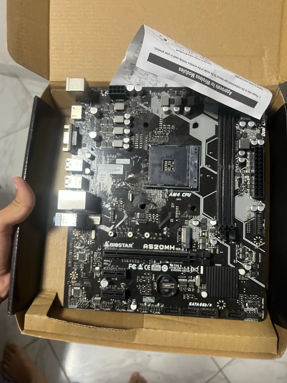 Placa-Mãe Gigabyte A520M K V2 AM4 (Com Defeito / Entrou Água) - Foto 5