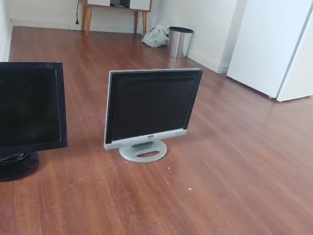 monitores com problema para retirada de peça. - Foto 3