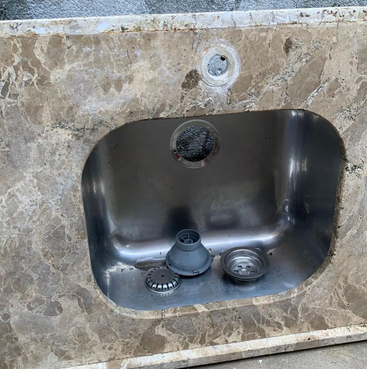 BANCADA DE PEDRA/MÁRMORE COM CUBA DE INOX - Foto 2