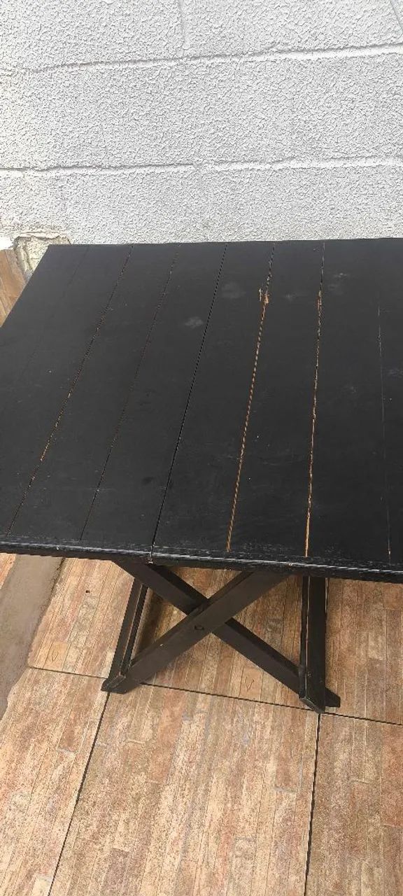 Mesa dobrável de madeira