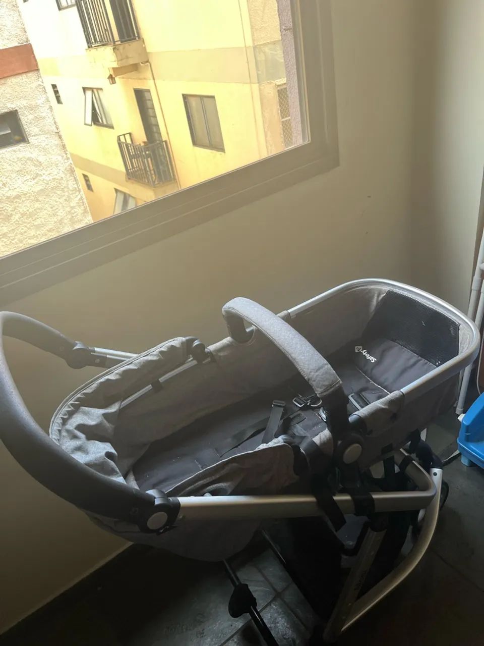 Carrinho e bebê conforto com suporte - Foto 4