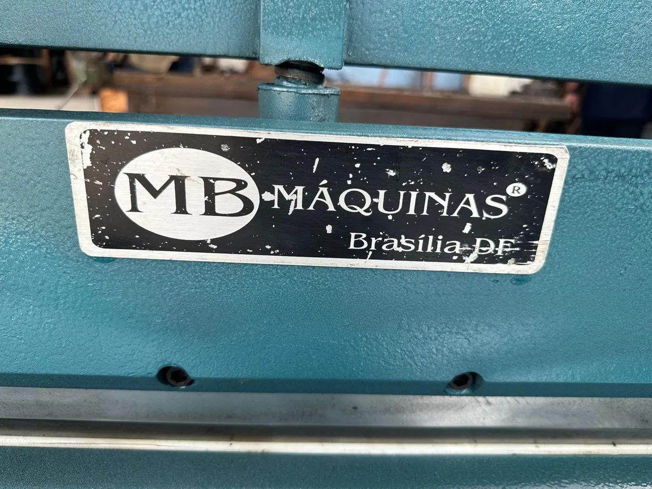 Guilhotina manual para corte de chapas
