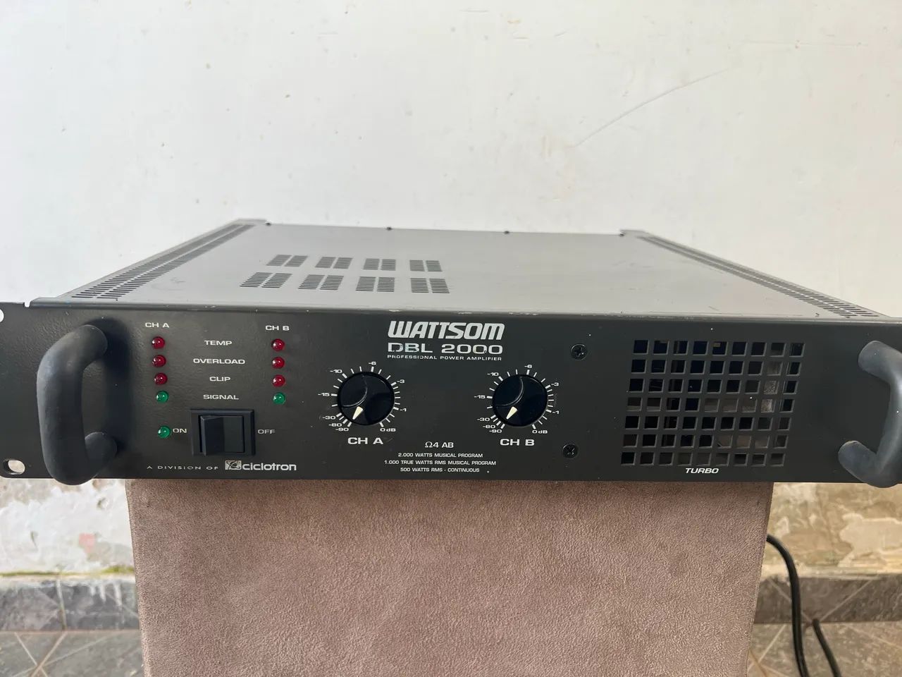 Amplificador Wattsom DBL 2000 Ótimo estado  - Foto 4