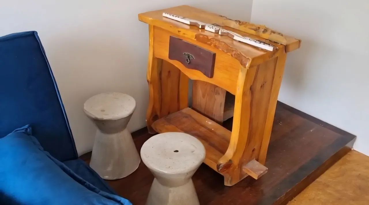 Aparador rústico com gaveta 