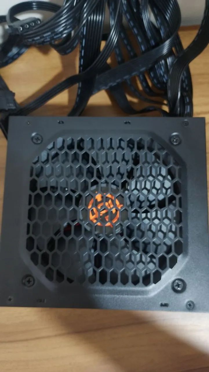 ? Fonte de Alimentação para PC - Nova, Sem Uso! ? - Foto 2