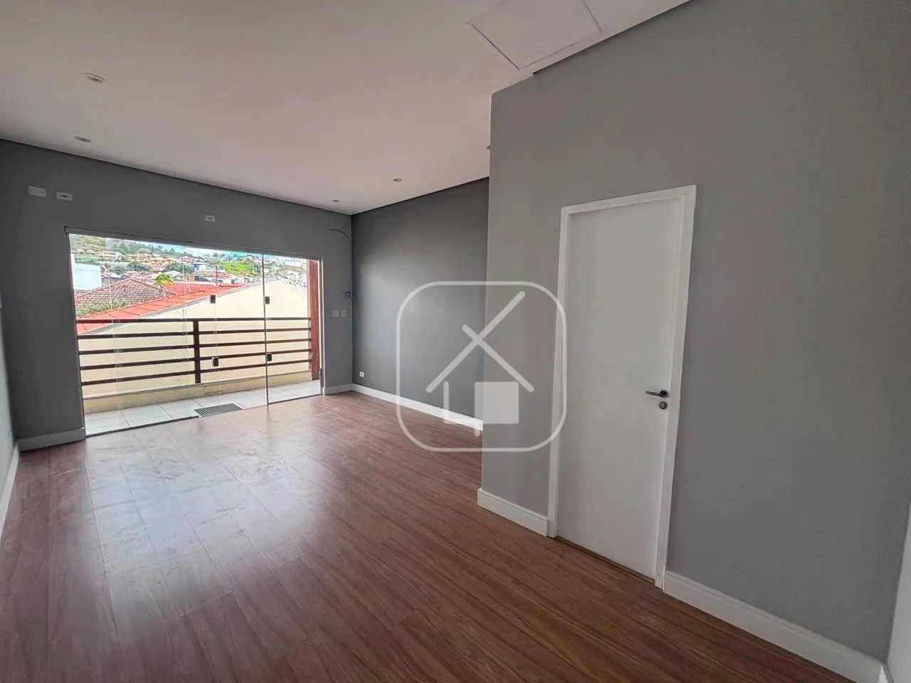 SALA COMERCIAL PARA LOCAÇÃO NO CENTRO DE GUARAREMA - Foto 3