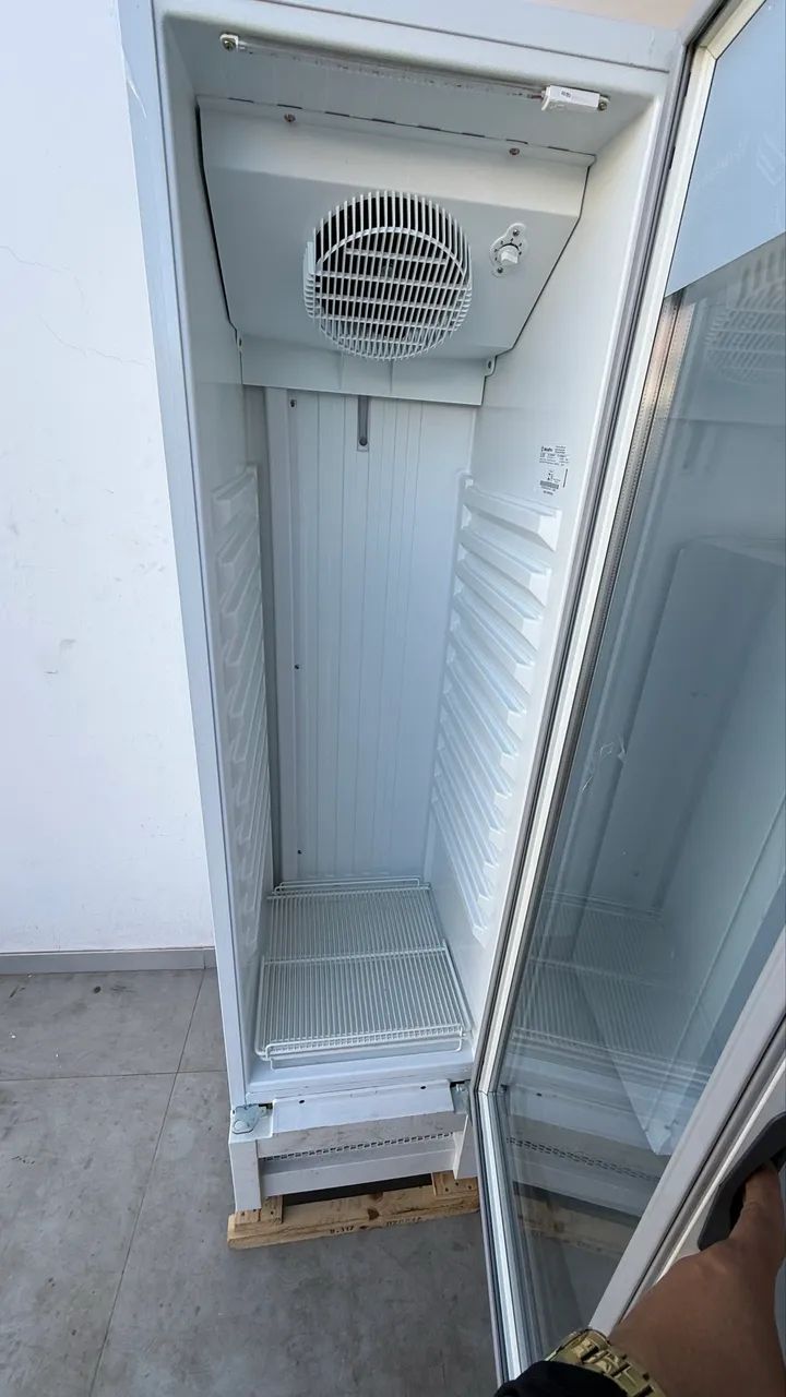 Expositor Metalfrio 326 litros 220v zerado - Geladeiras e Freezers