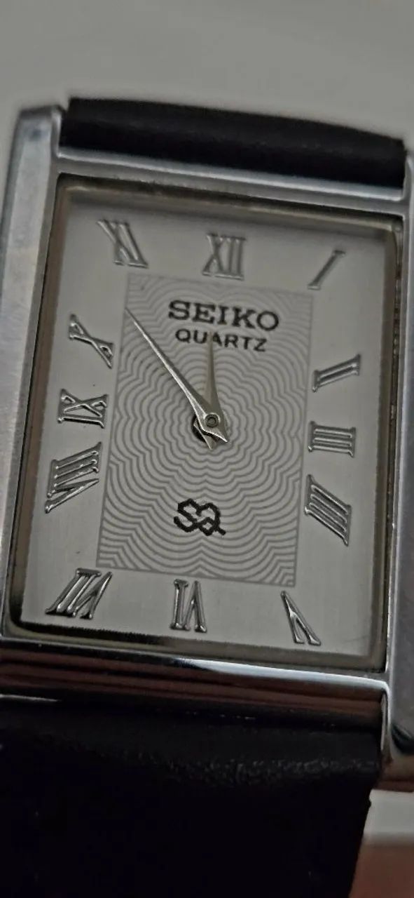 Relógio Seiko Tank Quartz