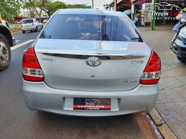 Toyota Etios Sedan 1.5 XLS Flex automático único dono 2017 - Foto 6