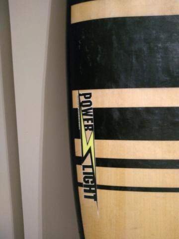 Prancha de Surf PowerLight Guga Arruda Faca 5'11" semi nova - Foto 2