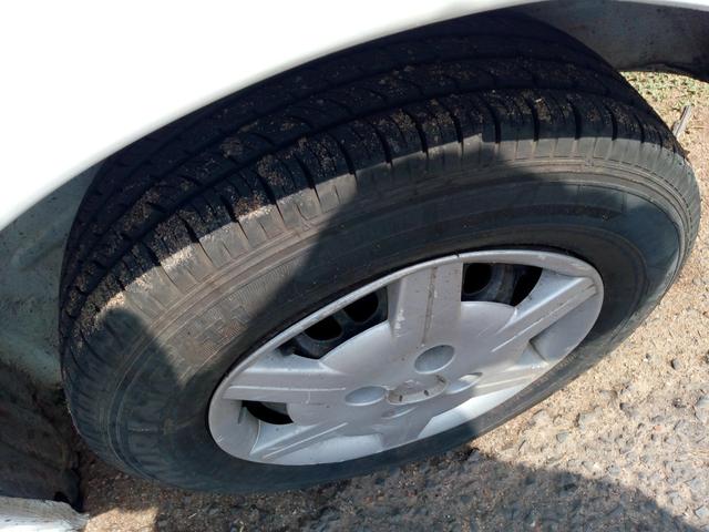 Carro muito bom para vender logo apenas com débito de r$ 2500 preço negociável - Foto 4