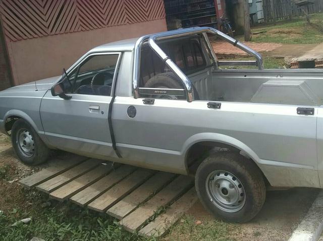Vende-se um carro ou troco por um fechado