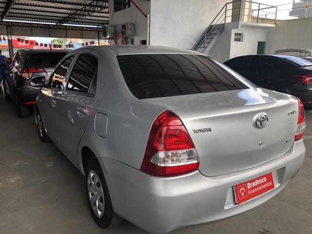 Etios X Sedan 1.5 2015/2016 - Foto 18
