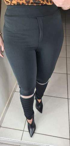 Calça em suplex reforçado com ziper e tratorada abaixo so joelho! Perfeita!