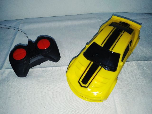 Camaro Amarelo Controle Remoto