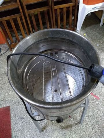 Fritadeira Elétrica POLI SIEMSEM Água e Óleo FC-N 24L Inox - 220V<br><br> - Foto 2