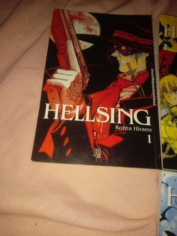 Mangá Hellsing do volume 1 ao 5 - Foto 2