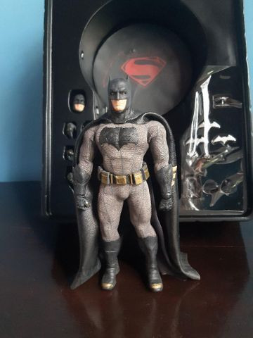 Batman Mezco BvS usado...15 cm - Foto 3
