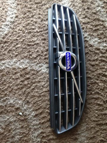 Grade Frontal Volvo Xc60 2012/13/14 Original - Foto 2