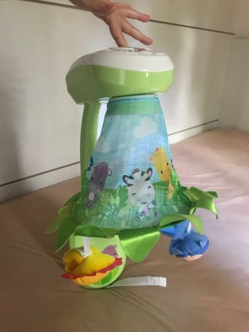 Móbile Amigos da Floresta com Projetor - Fisher Price usado pouquíssimas vezes - Foto 2