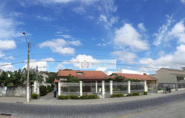 Casa com 3 dormitórios para alugar, 300 m² por R$ 7.000,00/mês - Parque Hotel - Araruama/R